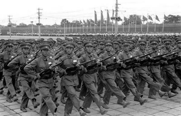 每次阅兵呈现出的主要特点每次阅兵呈现出的主要特点，历史与现代的完美结合